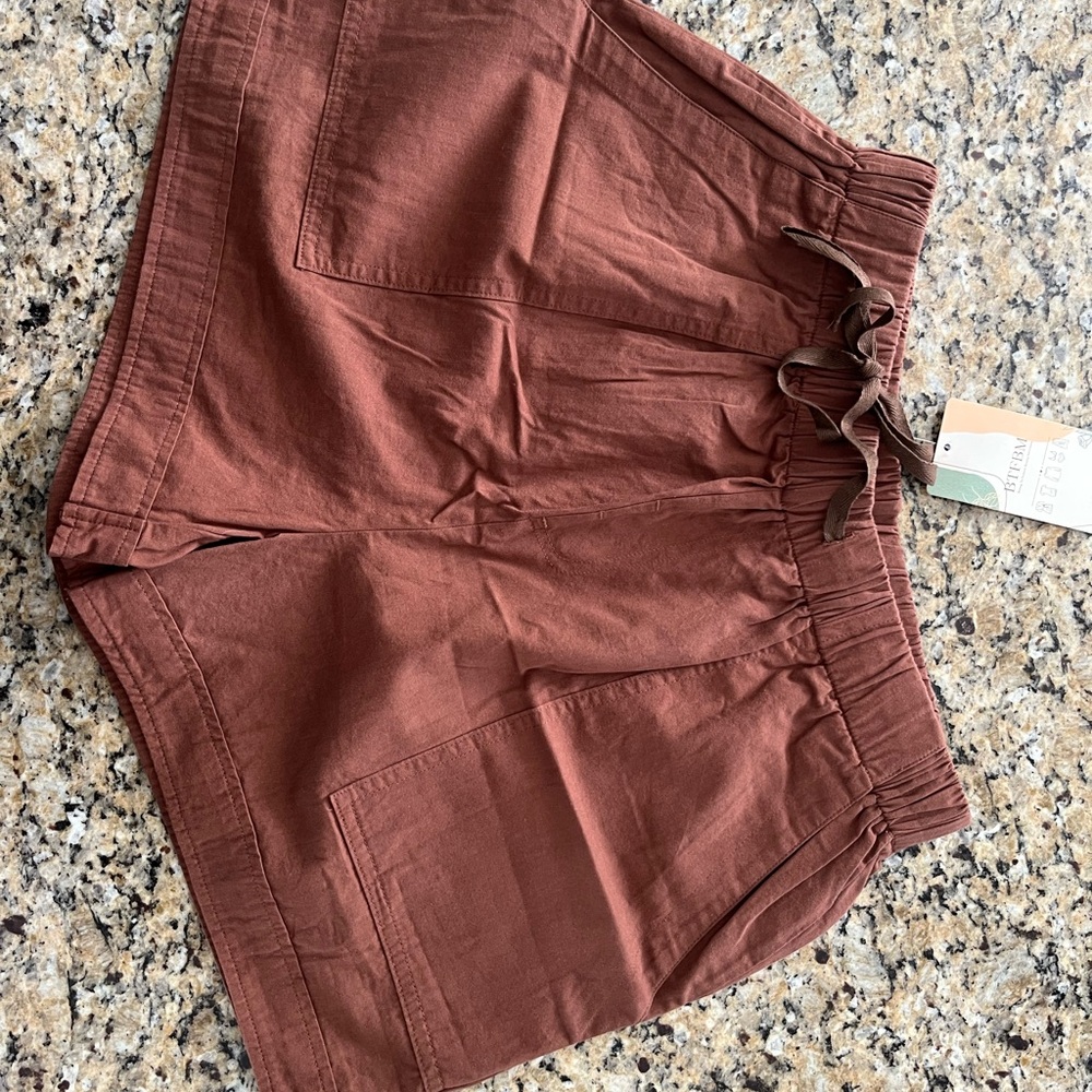 Brown Cotton Cargo Shorts with Relaxed Fit